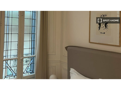 Room for rent in 5-bedroom house in Paris, Paris - For Rent