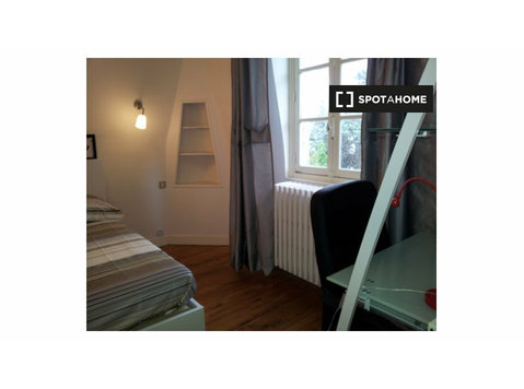 Room in 7-bedroom apartment in Bezons, Paris - For Rent