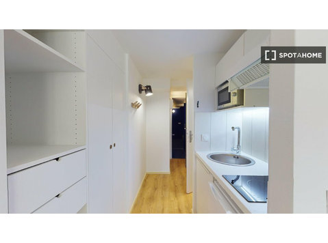 Room in shared 11-bedroom flat for rent, Romainville - For Rent