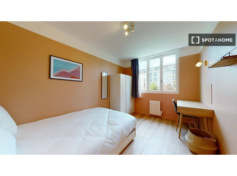 Room in shared flat for rent in Gare, Paris - For Rent