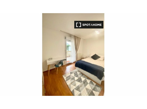 Zimmer zu vermieten in 6-Zimmer-Wohnung in Rosny-Sous-Bois - Zu Vermieten