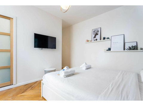 Stylish 1-Bedroom Apartment with High-speed Internet and… - For Rent