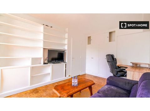 Apartamento de 1 quarto para alugar no 15º Arrondissement,… - Apartamentos
