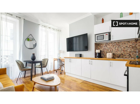Apartamento de 1 quarto para alugar no 8º arrondissement de… - Apartamentos