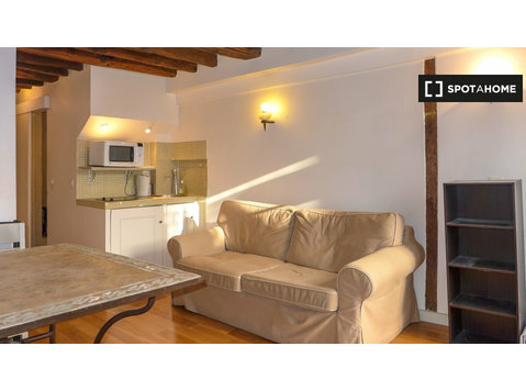 Appartement T2 à louer à Arts et Métiers, Paris - Appartements