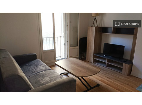 Neuilly-Sur-Seine, Paris'te kiralık 1 yatak odalı daire - Apartman Daireleri