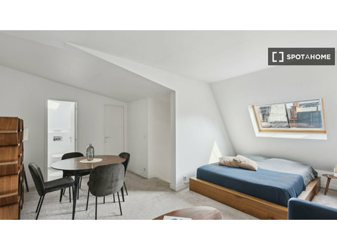1-Zimmer-Wohnung zur Miete im Triangle d'Or, Paris. - Wohnungen