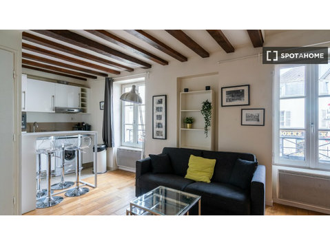 Apartamento duplex de 1 quarto para alugar em Montmartre,… - Apartamentos