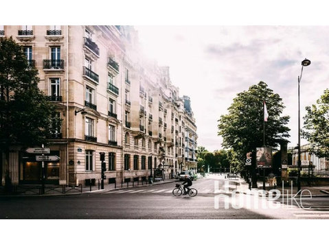 100M2 Located in the 5th arrondissement,just a stone's… - Apartments