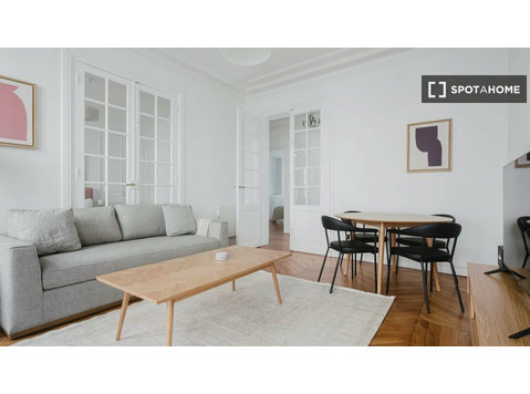 Apartamento de 2 quartos para alugar no 17º Arrondissement,… - Apartamentos