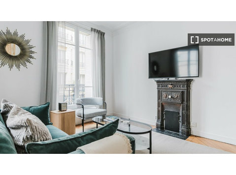 2-bedroom apartment for rent in 17Th Arrondissement, Paris - Apartments