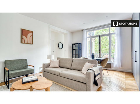2-bedroom apartment for rent in Batignolles, Paris - Apartemen