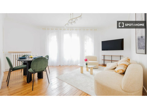 2-bedroom apartment for rent in Citroën-Boucicaut, Paris - Apartemen
