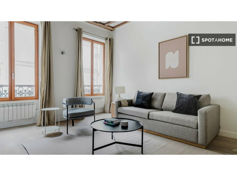 Appartement 2 chambres à louer à Odéon, Paris. - Appartements