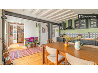 2-bedroom apartment for rent in Paris.