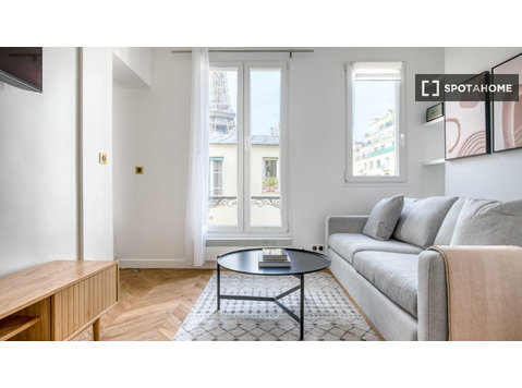 Paris'te kiralık 2 yatak odalı daire - Apartman Daireleri