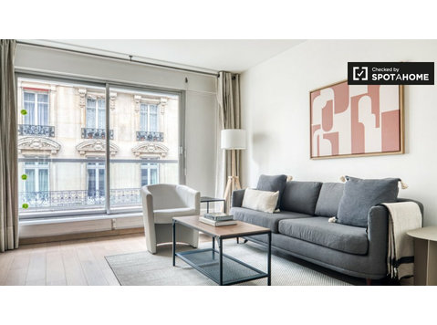 2-pokojowe mieszkanie do wynajęcia w Porte Dauphine w Paryżu - Mieszkanie
