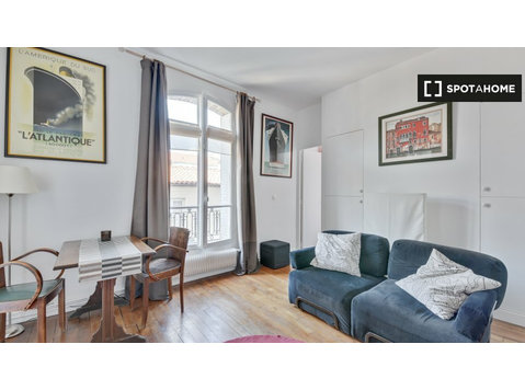 2-bedroom apartment for rent in the 18th arrondissement - Apartments