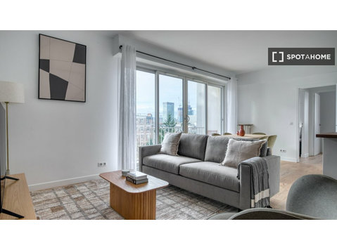 Appartement 3 chambres à louer à Gouraud, Paris - Appartements