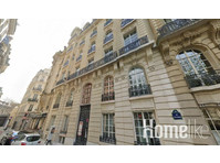 LOCATED ON RUE-SAINT-DOMINIQUE, PROXIMATE TO INVALIDES,… - Apartments