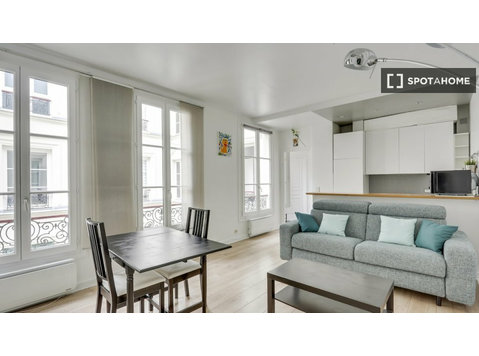 Beautiful 1-bedroom apartment for rent in Paris - Apartamente