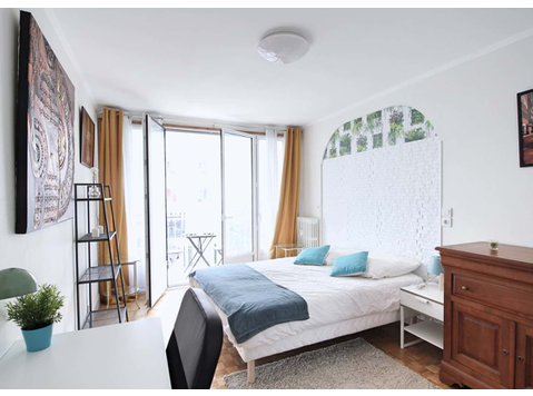 Bedroom with private balcony  17m² - Apartmani