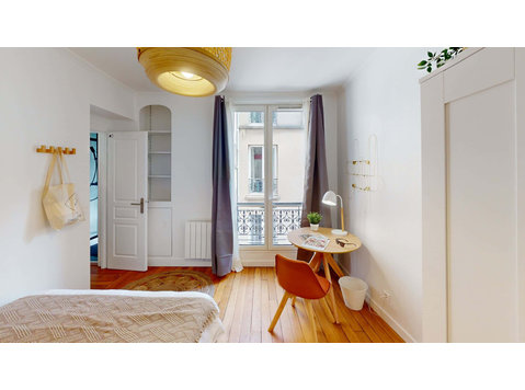 Chambre dans le 61 Rue des Cloys - Apartments