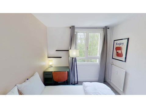 Champs Fernand Léger - Private Room (1) - 	
Lägenheter