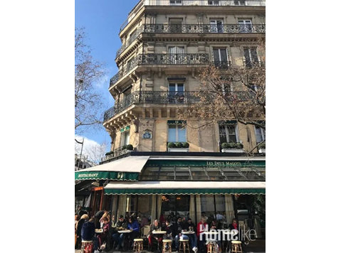 DEUX MAGOTS 300M2TRIPLEX BUILT ON REMAINING WALL OF 13TH… - Apartments