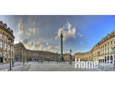 LIVING NEXT TO THE TUILERIES GARDENS AND PLACE VENDÔME -… - Apartments