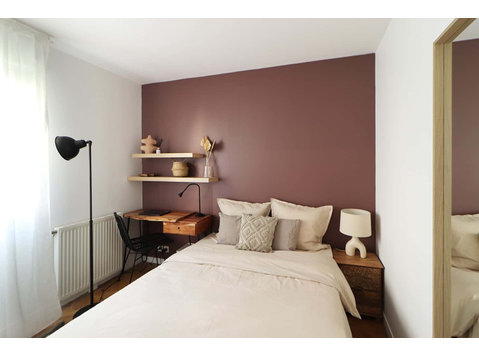 Minimalist 10 m² bedroom for rent in coliving in SaintDenis - Mieszkanie