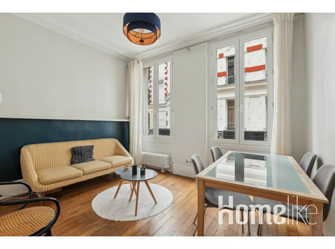 Modern apartment with sleek design in Paris - อพาร์ตเม้นท์