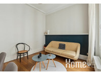 Modern apartment with sleek design in Paris - Leiligheter