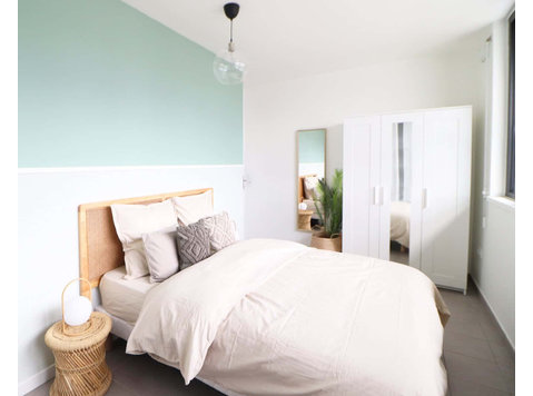 Rent this Bohemian 13 m² bedroom in coliving in the heart… - Appartementen