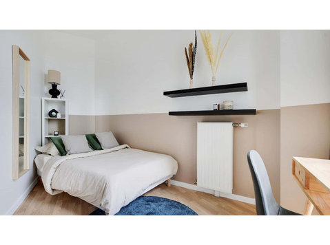 Rent this simple 10 m² room in coliving in Paris - Appartements