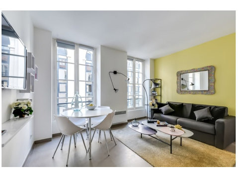 Rue d'Enghien, Paris - Apartments