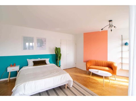 Spacious 23 m² bedroom to rent in SaintDenis - Apartman Daireleri