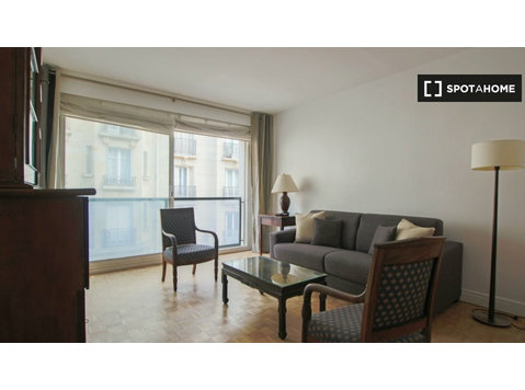 Spacious studio apartment for rent in 16th arrondissement - Apartments