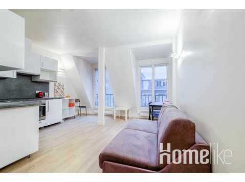 Student flat Avenue Foch/champs Elysees - Civil lease - Квартиры