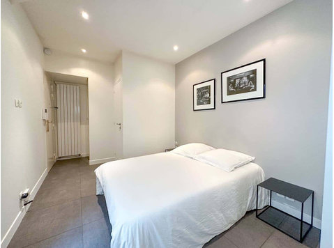 Studio Hugo Paris 16 - Apartments
