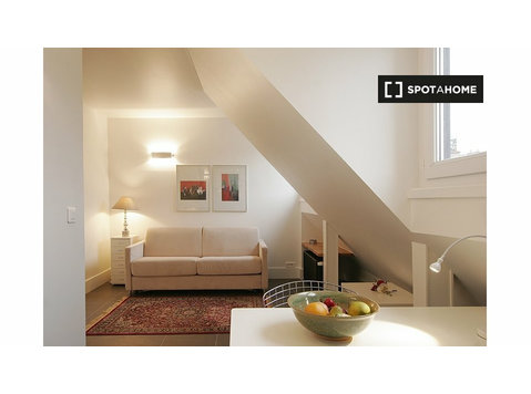 Studio apartment for rent in 16th arrondissement, Paris - Byty