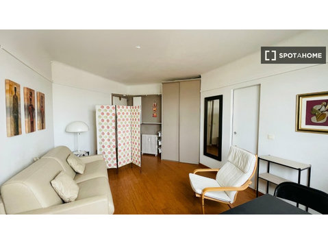 Studio apartment for rent in 5Th Arrondissement, Paris - Korterid