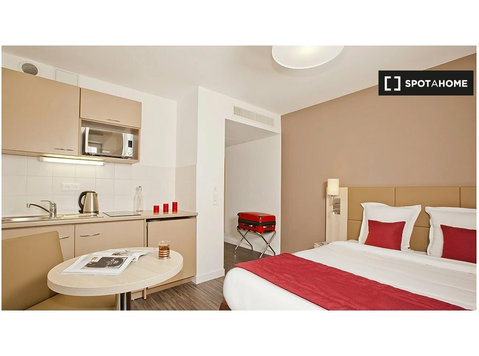 Studio apartment for rent in Nanterre - Apartments