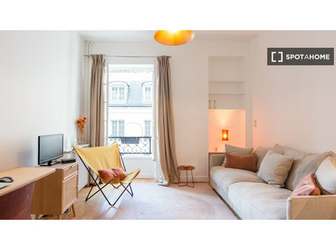 Paris'te kiralık stüdyo daire - Apartman Daireleri