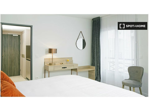 Studio apartment for rent in Puteaux - Apartments
