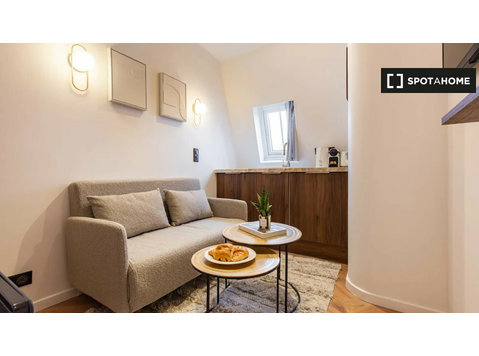 Studio à louer à Courcelles-Wagram, Paris - Appartements