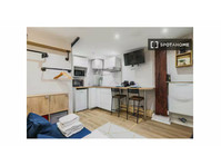 Studio for rent in Faubourg du Temple-Hôpital Saint-Louis