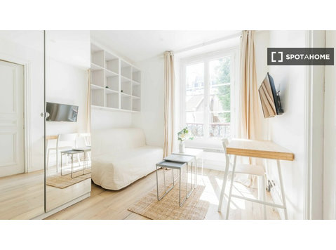 Legendre-Lévis, Paris'te kiralık stüdyo - Apartman Daireleri