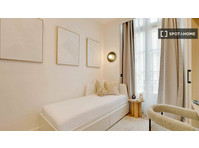 Studio for rent in Palais Royal, Paris