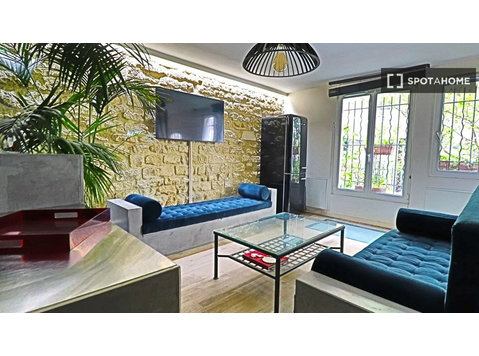 Studio for rent in Pigalle-Martyrs, Paris - Apartamente